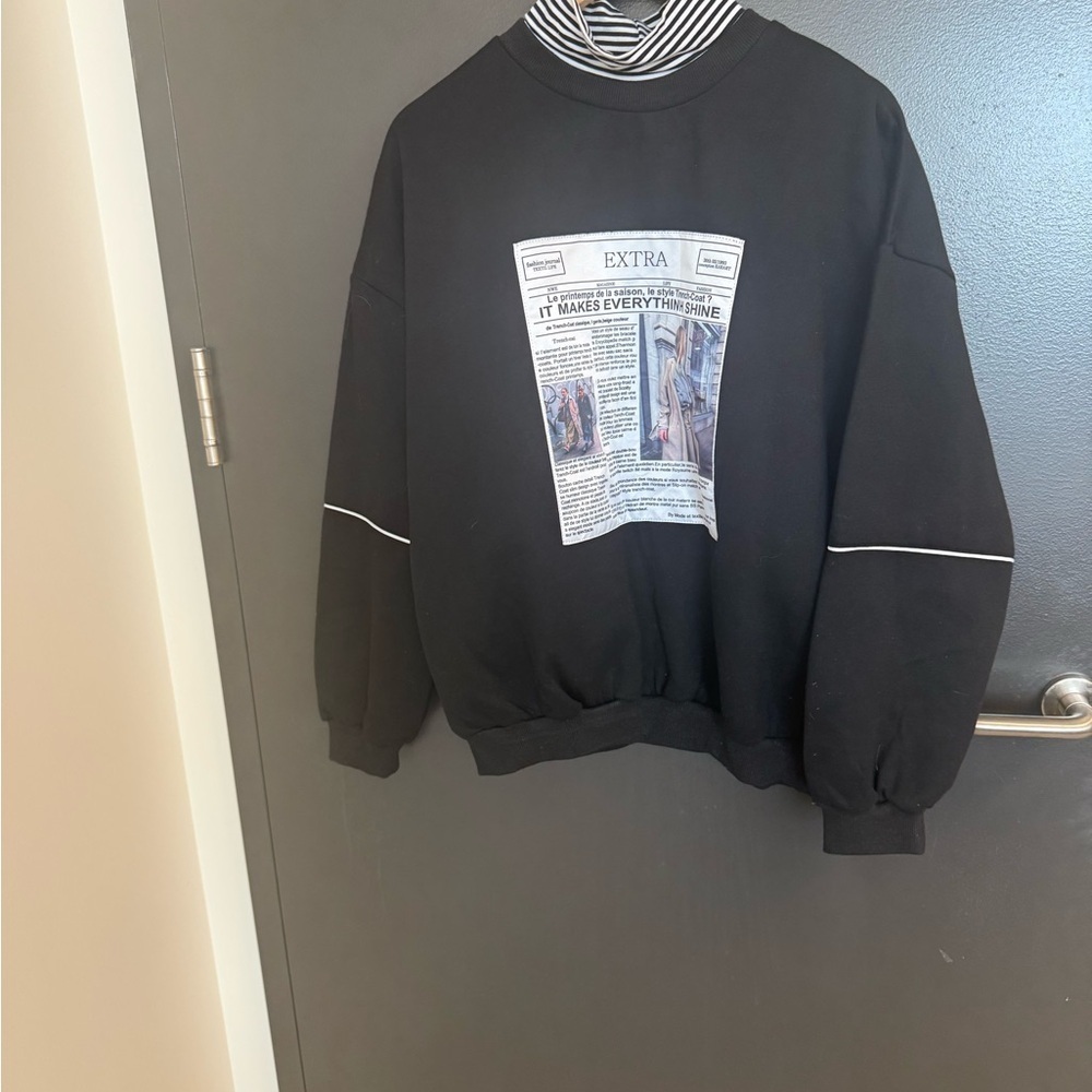 Stylish Black Graphic Crewneck Top - Picture 10 of 13